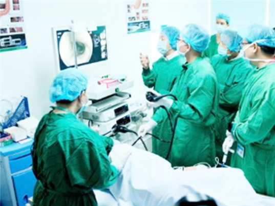 Điều trị polyp đại trực tràng bằng kỹ thuật cắt niêm mạc nội soi dưới nước